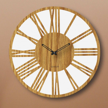 Ceas de perete elegant din stejar pentru un interior modern și stilat