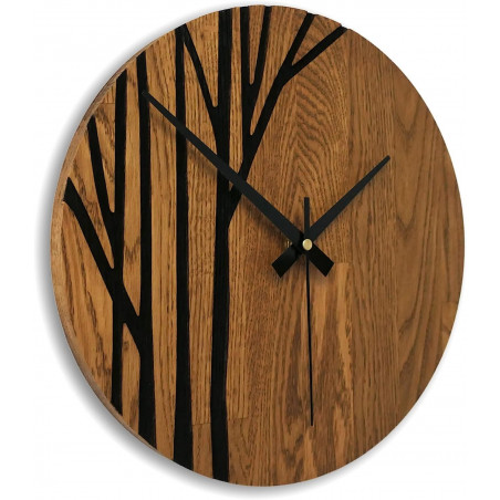 Ceas rotund minimalist cu decor negru și ace subțiri. Ceas rotund minimalist cu decor negru și ace subțiri.