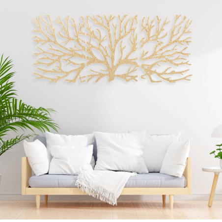 Decorațiune elegantă de perete din lemn cu motiv natural într-un interior modern