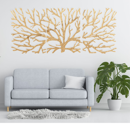 Decorațiune elegantă de perete din lemn cu motiv natural într-un interior modern