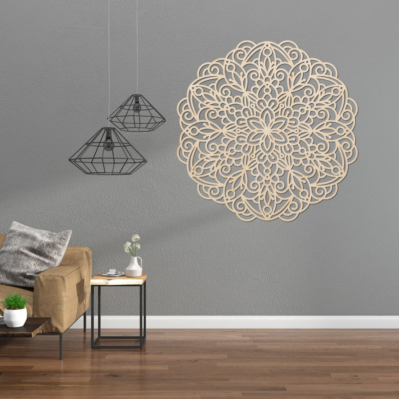 Mandala elegantă din lemn pe perete într-un interior modern în stil boho