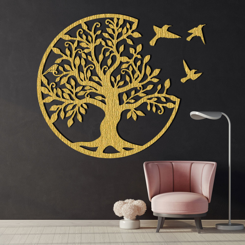 Pomul vieții cu păsări zburătoare simbolizează libertatea, creșterea și armonia naturii într-un design modern elegant.
