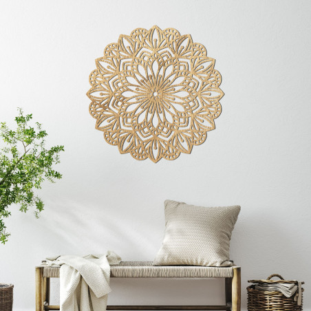 Mandala din lemn pentru perete cu un model ornamental sculptat cu precizie