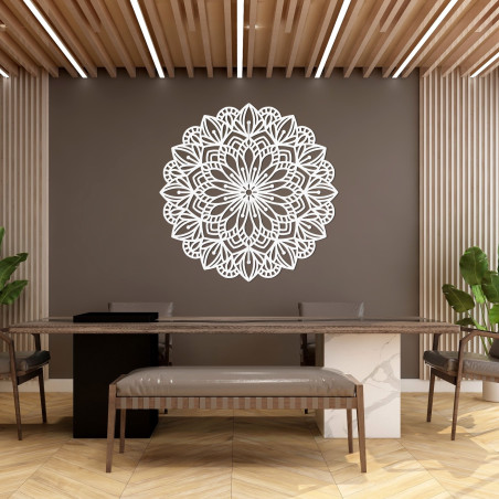 Mandala din lemn pentru perete cu un model ornamental detaliat
