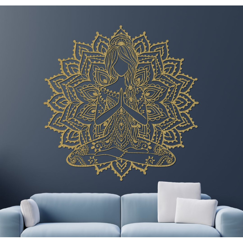 Pictură modernă pe lemn reprezentând o femeie care practică yoga într-o mandală - decorațiune elegantă de perete pentru un spați