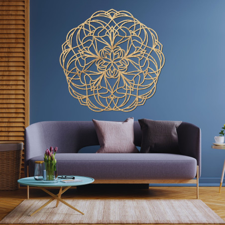 Mandala din lemn pe perete cu un model geometric modern