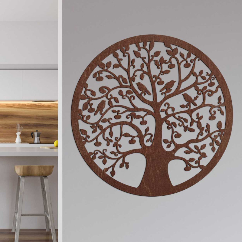 Decorațiune circulară din lemn, Pomul Vieții, cu design negru, deasupra comodei.