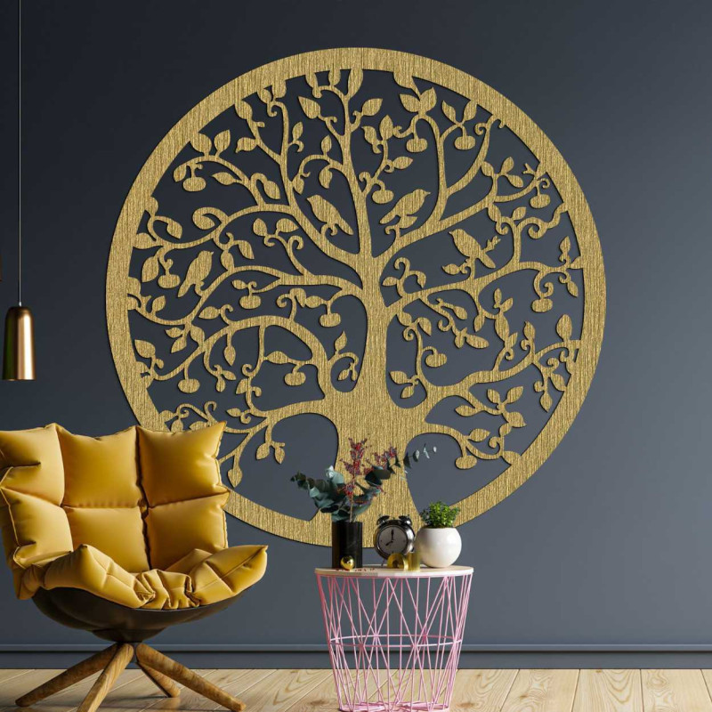 Decorațiune circulară din lemn, Pomul Vieții, cu design negru, deasupra comodei.