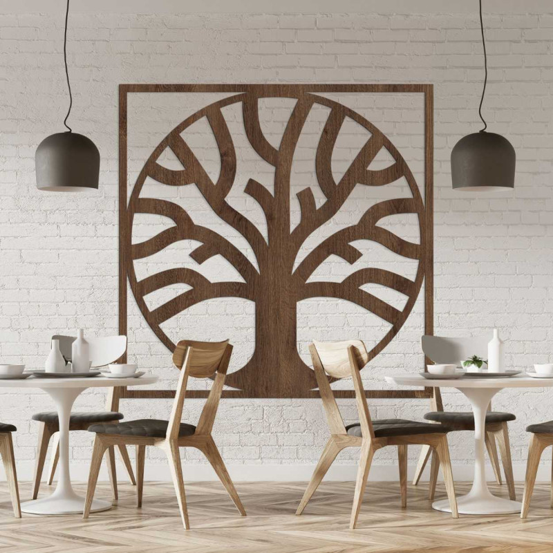 Decorațiune din lemn natural cu un design armonios de copac și înrădăcinare.