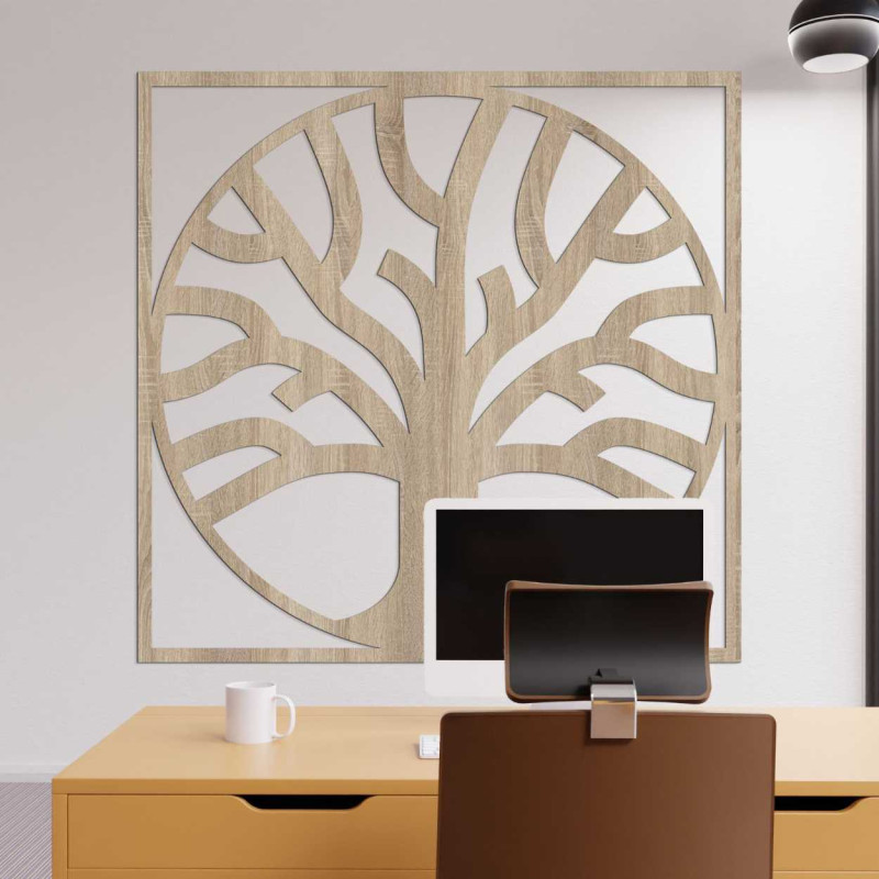 Decorațiune din lemn natural cu un design armonios de copac și înrădăcinare.