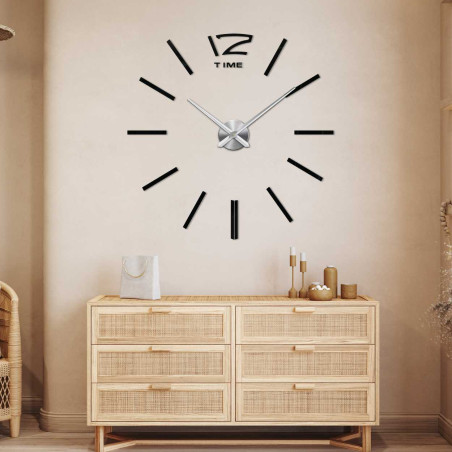 Ceas de perete 3D cu design minimalist și o oră distinctivă de doisprezece.