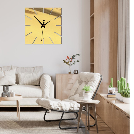 Ceas de perete negru fără cifre, cu un design modern