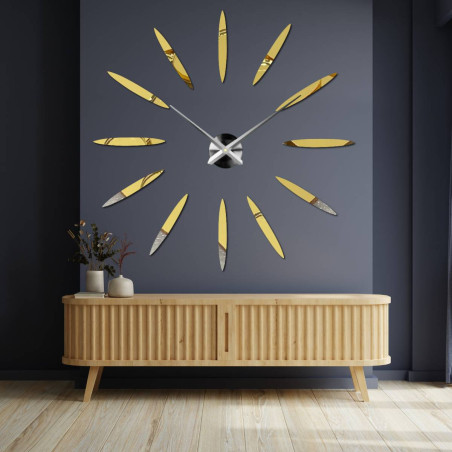 Ceas minimalist cu autocolant, cu diametru mare și efect de oglindă.