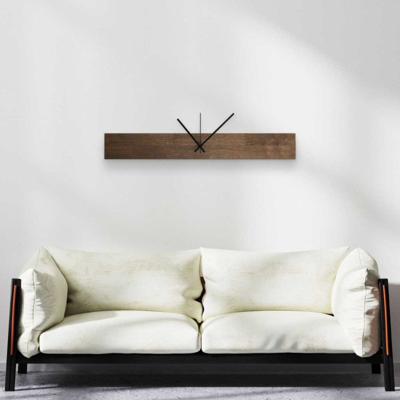 Ceas de perete din lemn natural cu ace negre simple