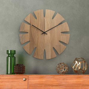 Ceas de design din lemn cu un motiv elegant pentru un interior modern. 2