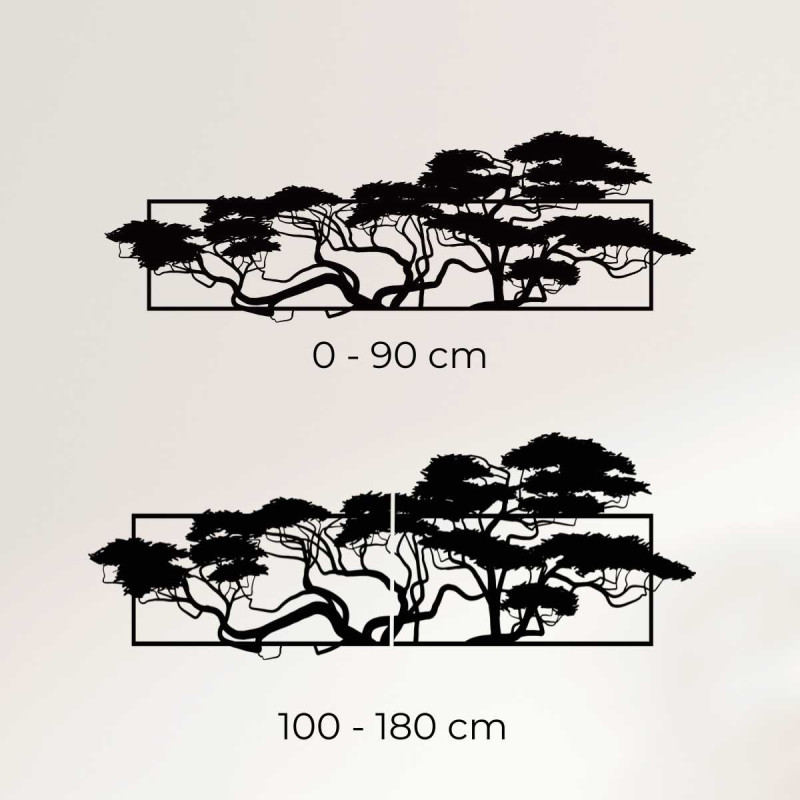 Ceas de perete mare, realizat din lemn natural, cu sculptură elegantă.