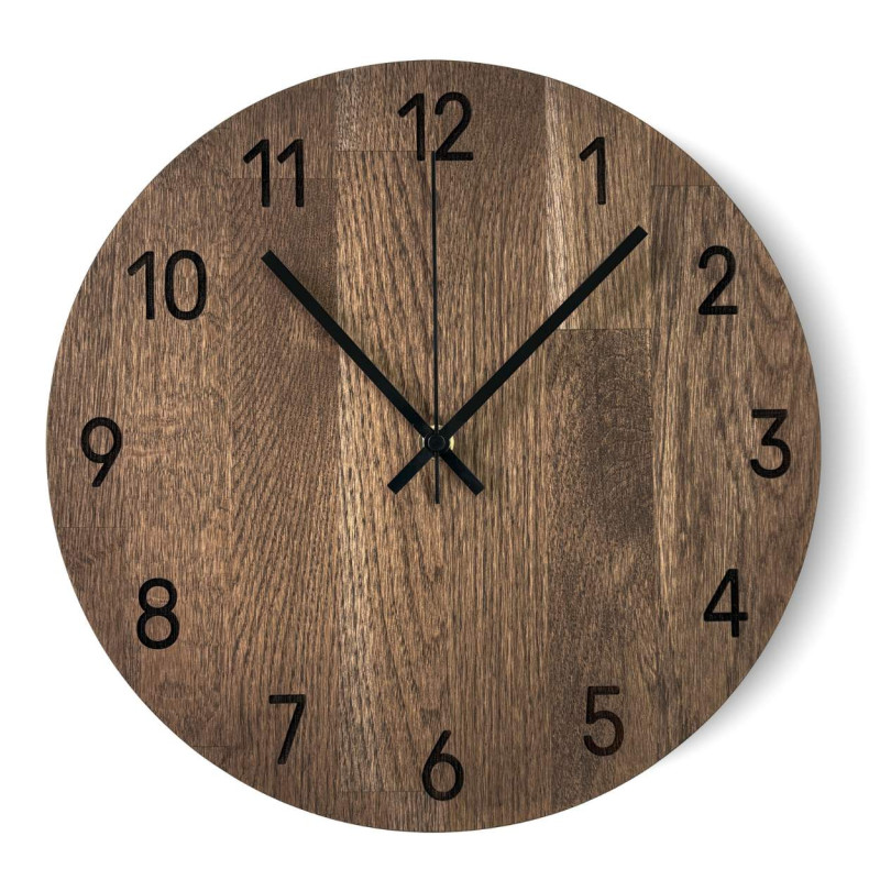 Ceas minimalist din lemn ca element decorativ de design