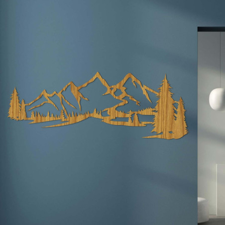 Pictură minimalistă pe lemn cu un lanț muntos și o pădure de conifere