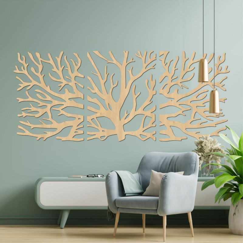 Pictură în trei părți din lemn „Arborele Vieții” într-un design întunecat pe peretele unui interior modern