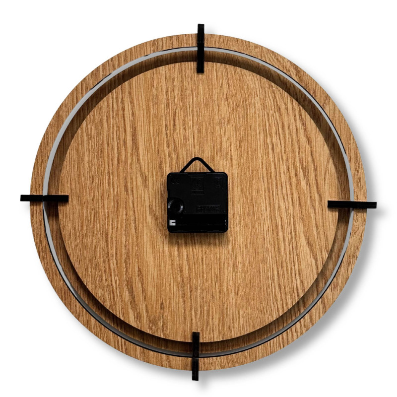 Ceas elegant din stejar - design minimalist și detalii negre contrastante