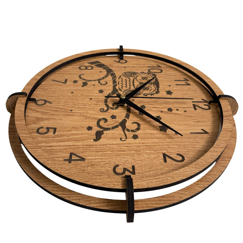Ceas decorativ cu bufniță - un design unic pentru camera de zi