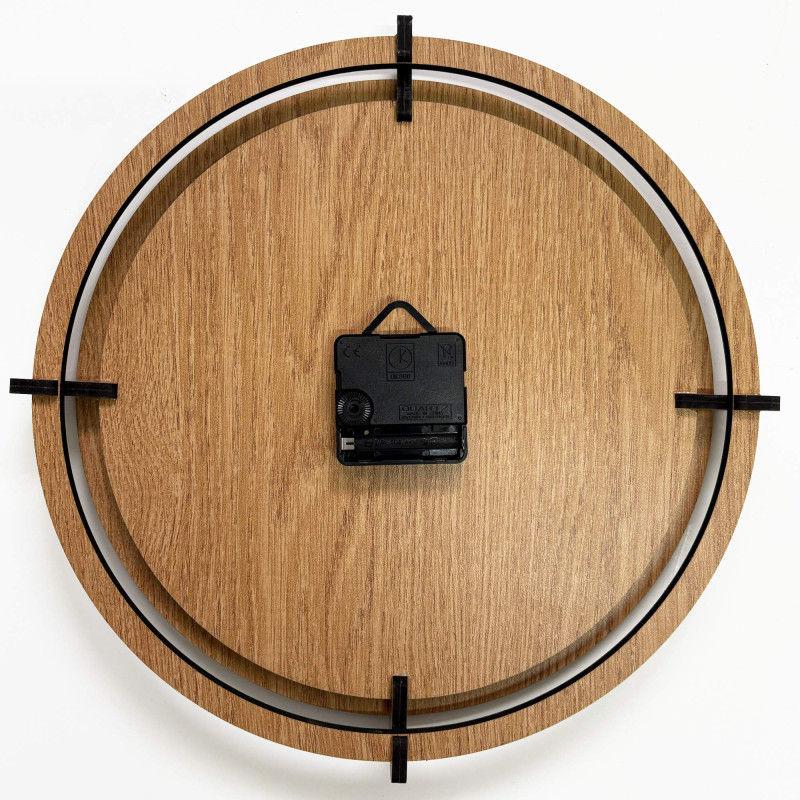 Ceas din lemn cu bufniță - un accesoriu interior elegant și original