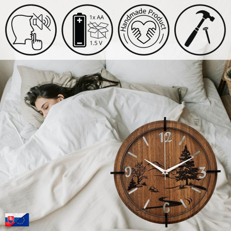 Ceas de perete modern cu o panoramă a pădurii. Funcționare silențioasă și un design unic pentru interiorul tău.