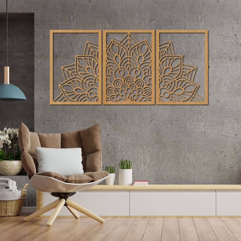 O mandală și un ceas sculptate cu precizie. O combinație de artă și material natural.