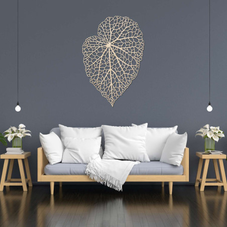 Un tablou de design din lemn cu detaliu de frunză pentru un living elegant și confortabil