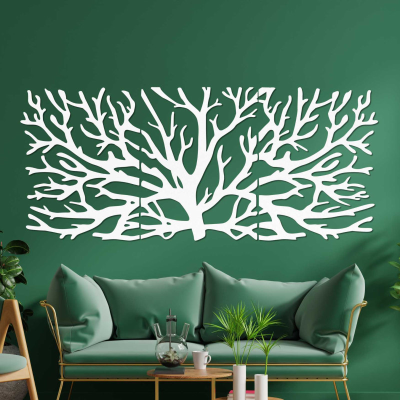Decorațiune murală în formă de brad, formată din trei piese - o combinație de design modern și natural.