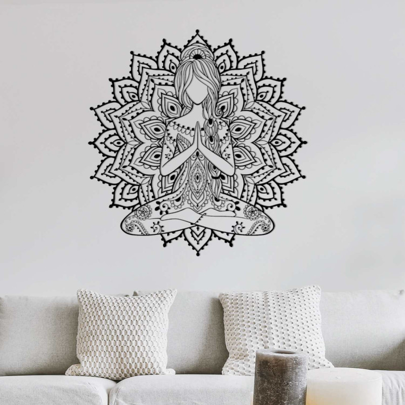 Mandala de design din lemn cu motiv yoga - decorațiune murală 3D pentru sufragerie, cu un efect armonios.