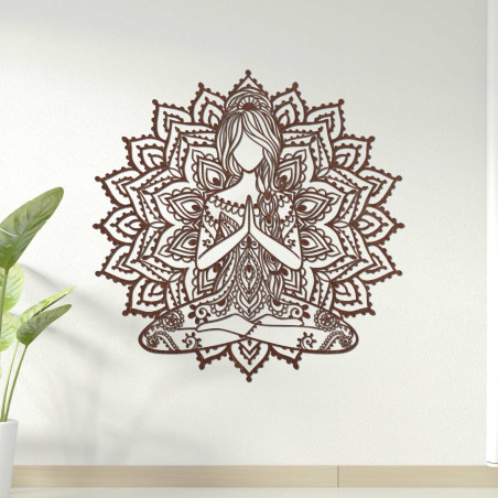 Mandala de design din lemn cu motiv yoga - decorațiune murală 3D pentru sufragerie, cu un efect armonios.