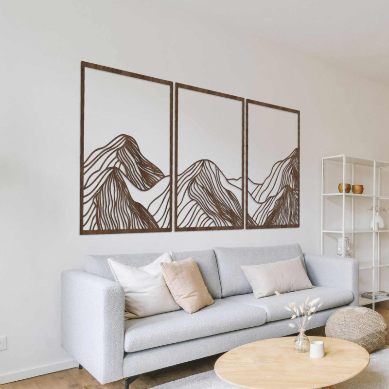 Această frumoasă pictură din lemn, formată din trei piese, surprinde frumusețea naturii într-un stil minimalist, dar sofisticat.