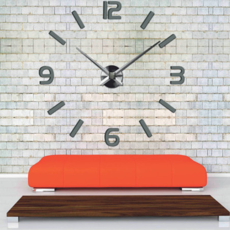Ceas minimalist DIY pe perete de beton cu vaze decorative roșii
