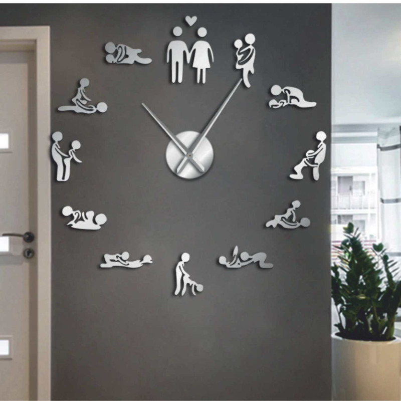 Ceasurile adezive cu oglindă sunt un accesoriu modern și elegant care va adăuga eleganță și profunzime vizuală oricărui interior