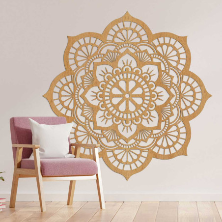 Mandala sculptată în lemn pentru perete cu un model floral detaliat