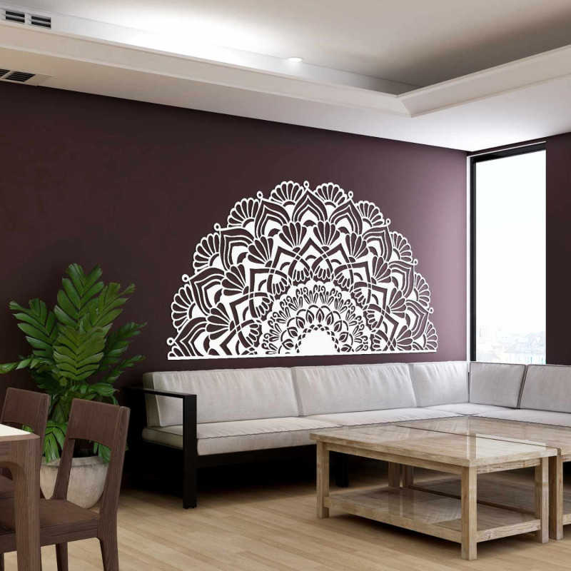 Decorațiune modernă cu mandală din lemn pentru un interior elegant și confortabil