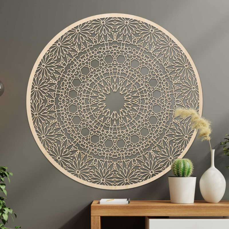 Mandala de designer pe perete cu un model geometric precis