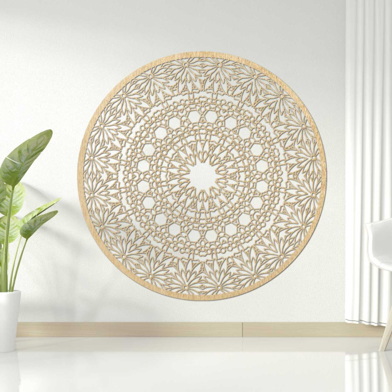 Mandala de designer pe perete cu un model geometric precis
