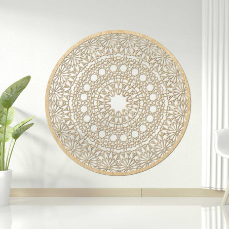 Mandala de designer pe perete cu un model geometric precis