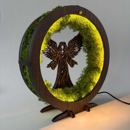 Decorațiune LED din lemn cu înger și mușchi stabilizat