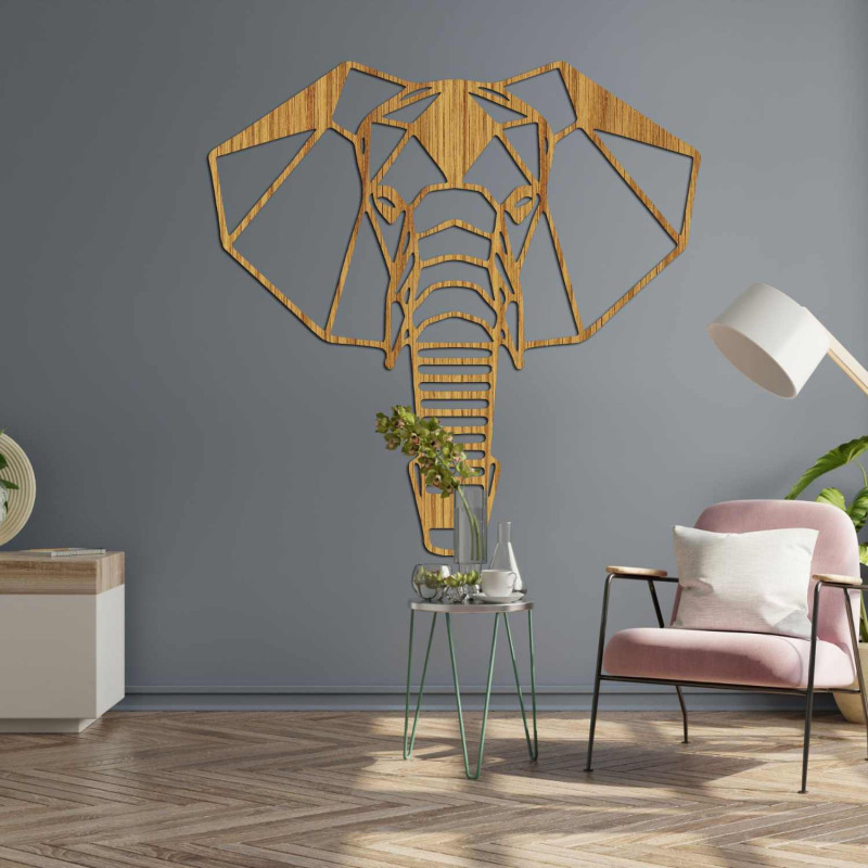 Elefant din lemn pe perete cu un design geometric minimalist