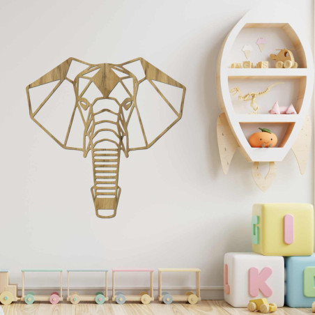 Elefant din lemn pe perete cu un design geometric minimalist