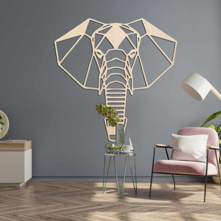 Elefant din lemn pe perete cu design și detalii geometrice originale