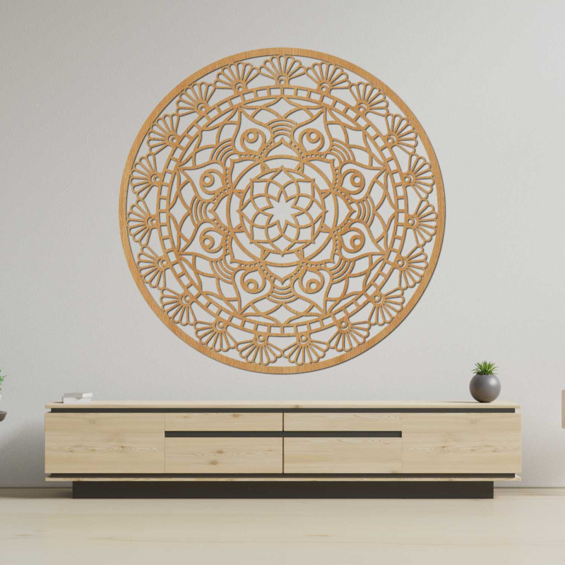 Mandala elegantă de perete din lemn cu model ornamental detaliat