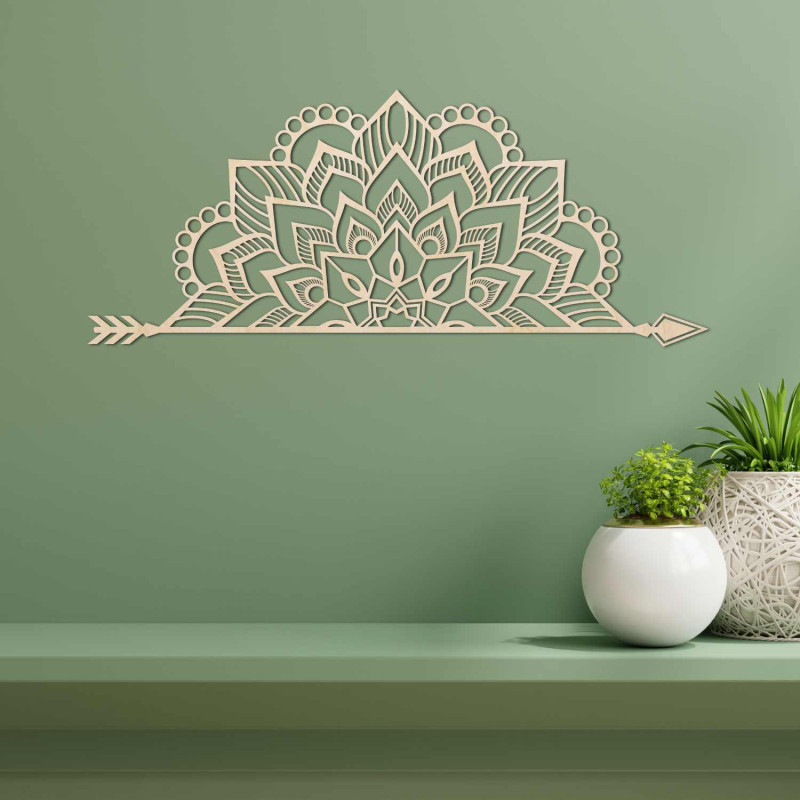 Mandala minimalistă din lemn cu ornament detaliat ca decorațiune de perete de design