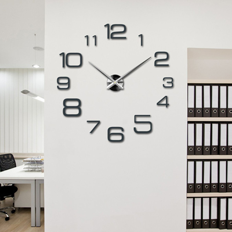 Ceas de perete 3D elegant cu cifre argintii oglindite pentru living, dormitor sau birou.