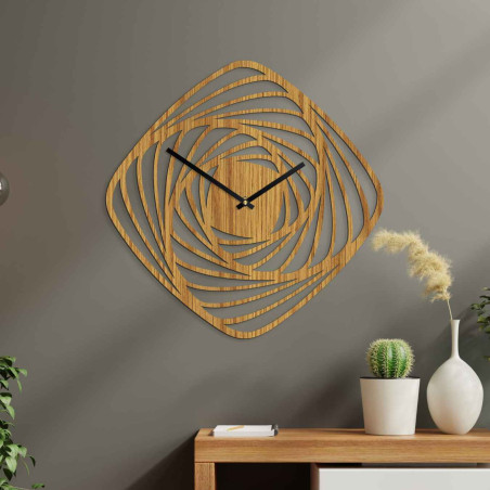 Ceas elegant din lemn, cu decor din stejar auriu, cu design geometric tăiat cu laser.