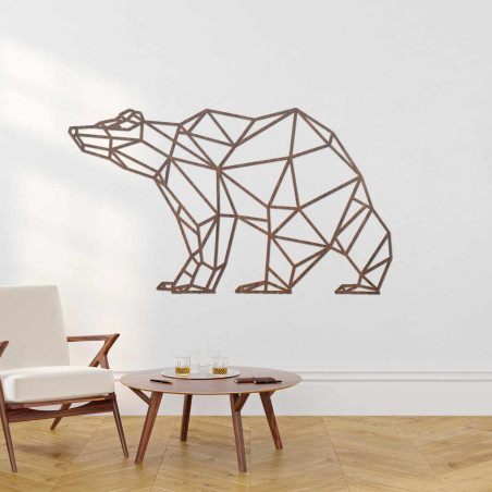 Imagine sculptată cu laser în lemn a unui urs, în stil geometric modern.