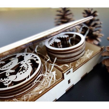 Dimensiuni ornamentale, decoratiuni de Craciun, accesorii din lemn, decoratiuni din lemn sau plastic